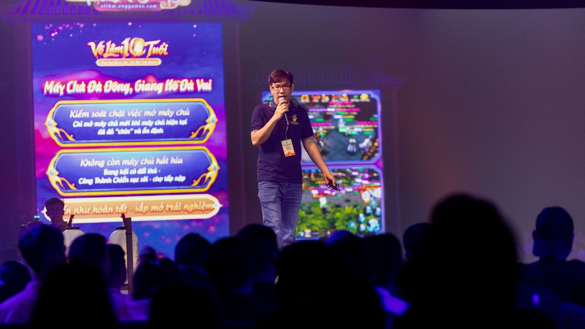 Ông Lầm A Tắc - Trưởng nhóm Vận hành Sản phẩm VLTK Mobile tri ân cộng đồng đã xây dựng tinh thần VLTK Mobile suốt 10 năm qua