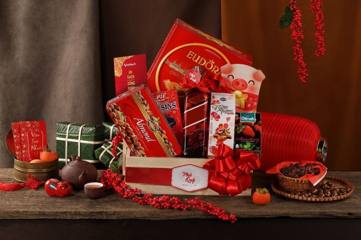 Mua các set quà Tết được trang trí đẹp mắt