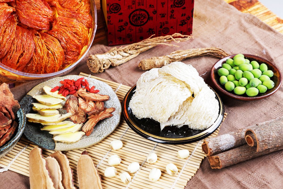 Tặng set yến cao cấp dịp tết