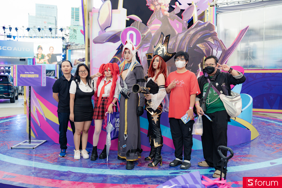 Dàn cosplayer hội tụ đông đảo