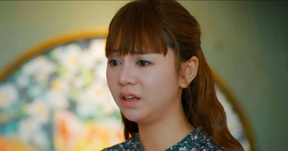 Nhân vật Trúc Lam được tạo hình là một cô vợ trẻ cực kỳ mộng mơ