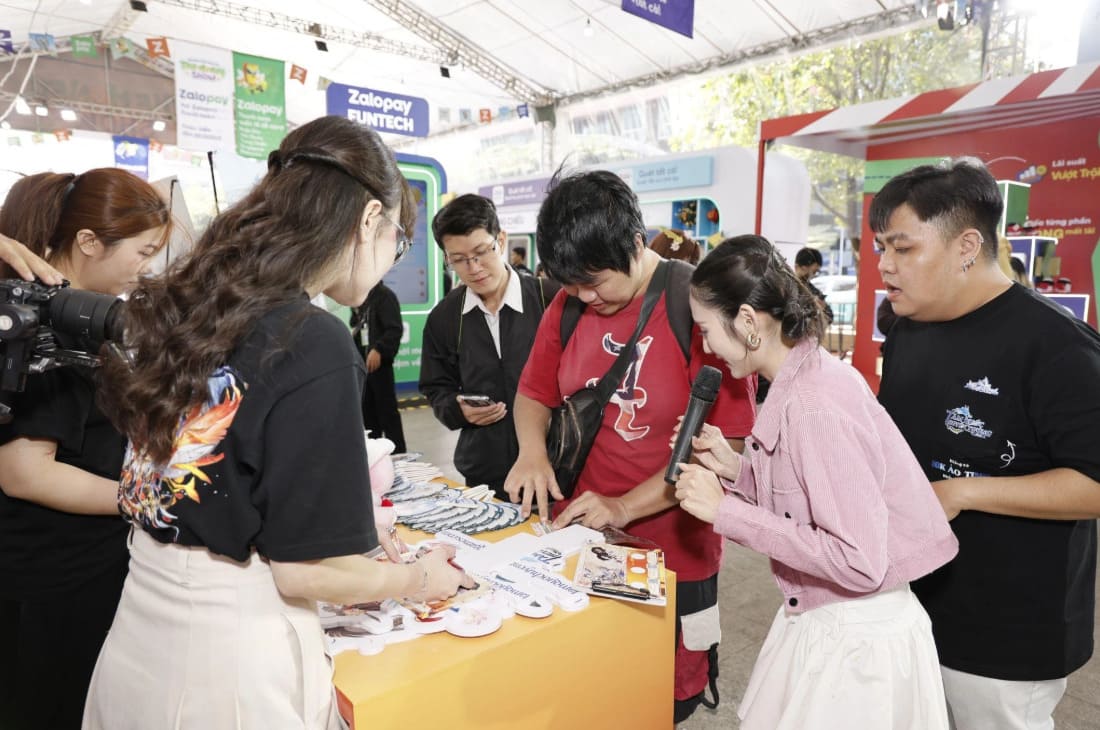 Được lựa chọn nhiều vật phẩm và món quà ý nghĩa