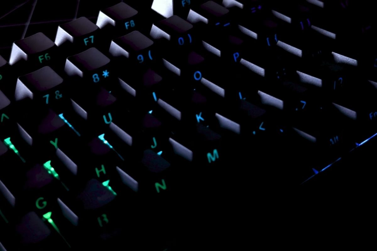 Top 4 món gaming gear giá hot dịp sale 2/9 - Dareu EK75 Pro Cloudy Aqua