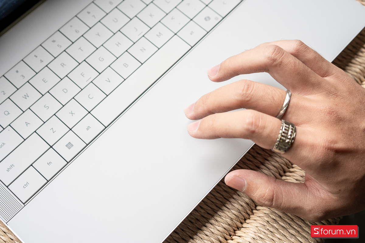 Touchpad được trang bị trên Dell XPS 14 9440