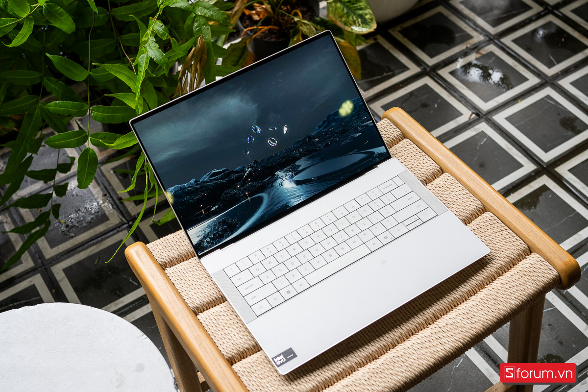 Màn hình được trang bị trên Dell XPS 14 9440