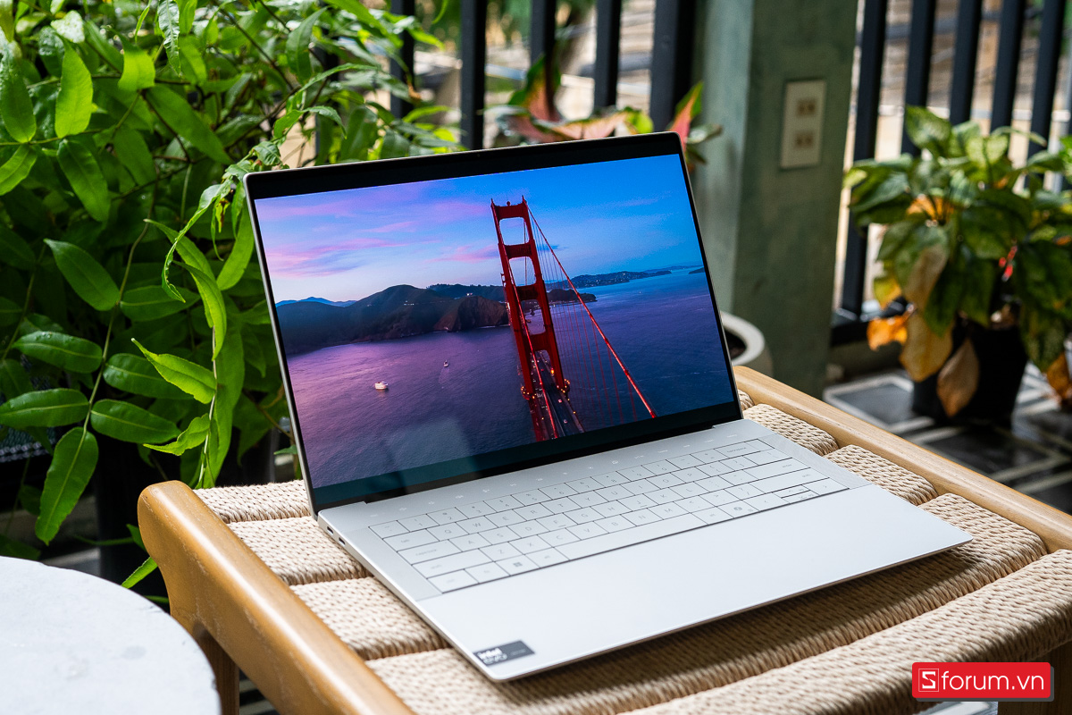 Màn hình được trang bị trên Dell XPS 14 9440