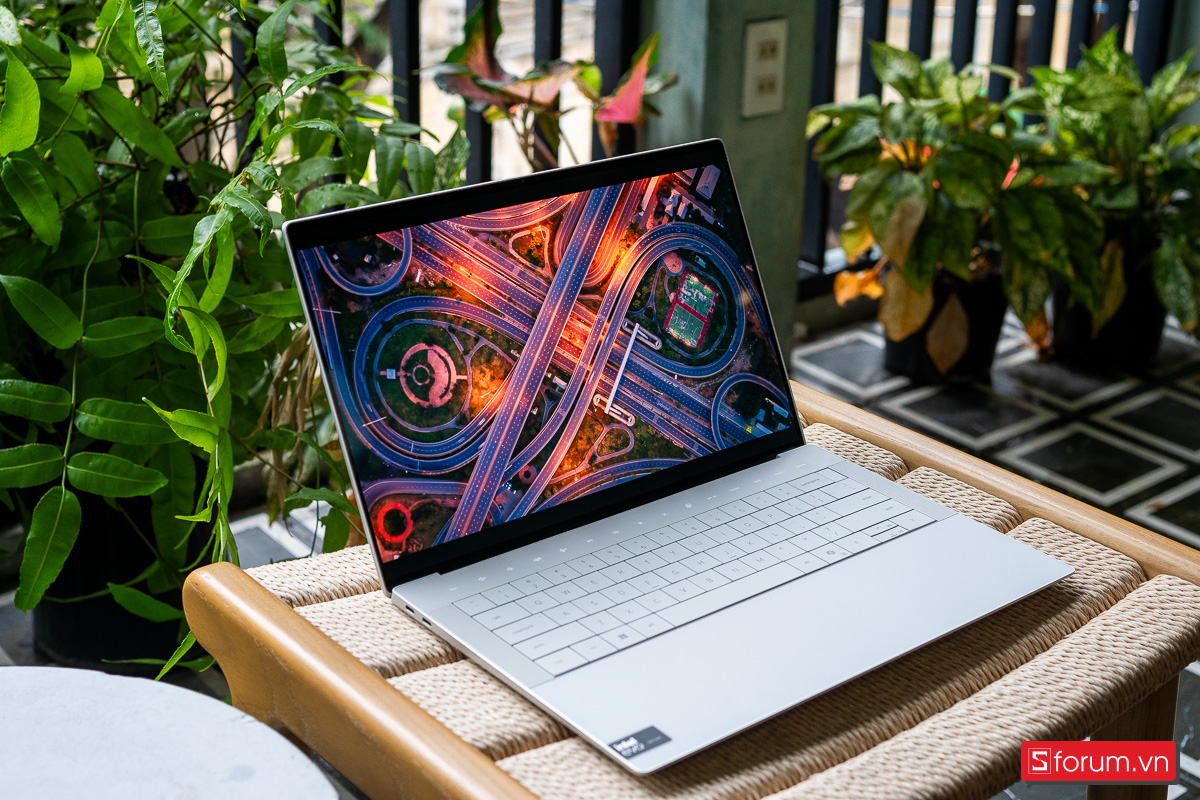 Màn hình được trang bị trên Dell XPS 14 9440