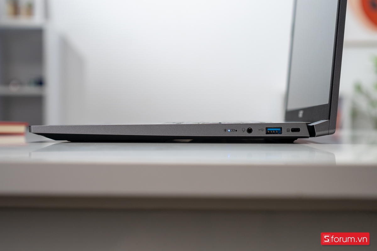 Cổng kết nối của Acer Aspire Go 15