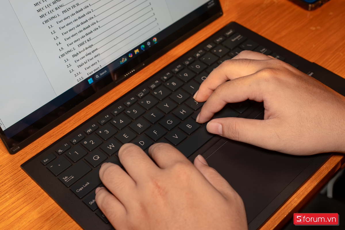 Trải nghiệm gõ phím trên ASUS Zenbook Duo 2024