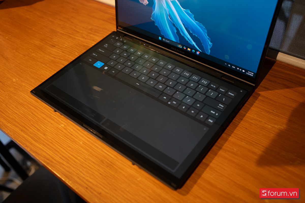 Trải nghiệm sử dụng bàn phím ảo trên ASUS Zenbook Duo 2024