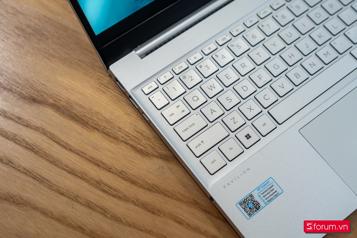 Đánh giá HP Pavilion 15: bàn phím nhập liệu chính xác