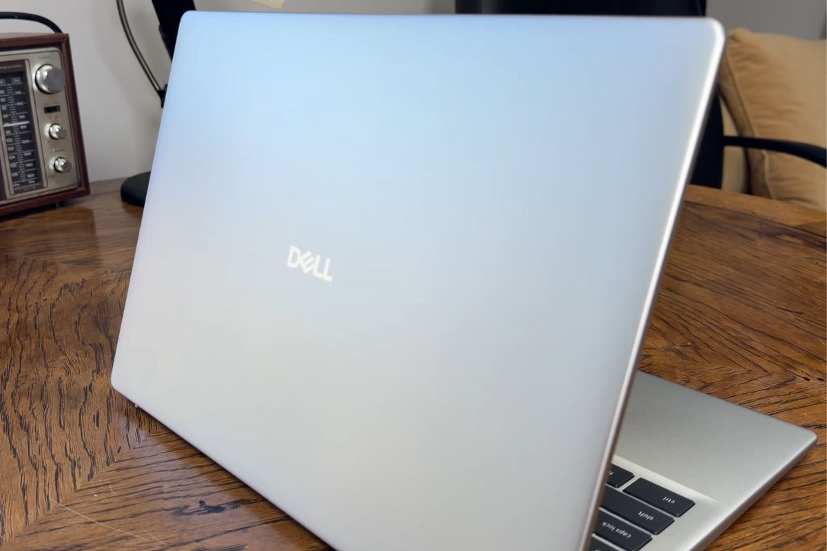 Top 4 mẫu laptop Dell đáng mua cho học sinh, sinh viên - Dell 14 DC14250 C3U085W11SLU