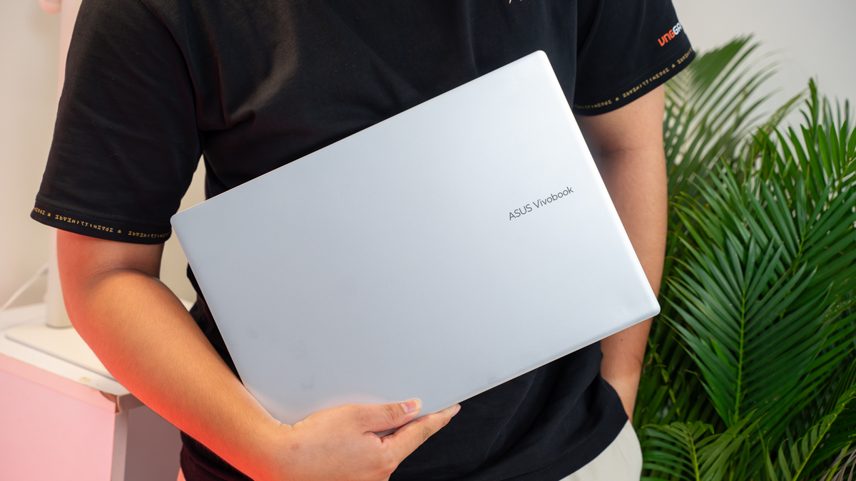 Top 4 laptop sinh viên mỏng nhẹ đáng mua dịp lễ 2/9: Đi học hay đi chơi đều tiện, giá cực hời!
