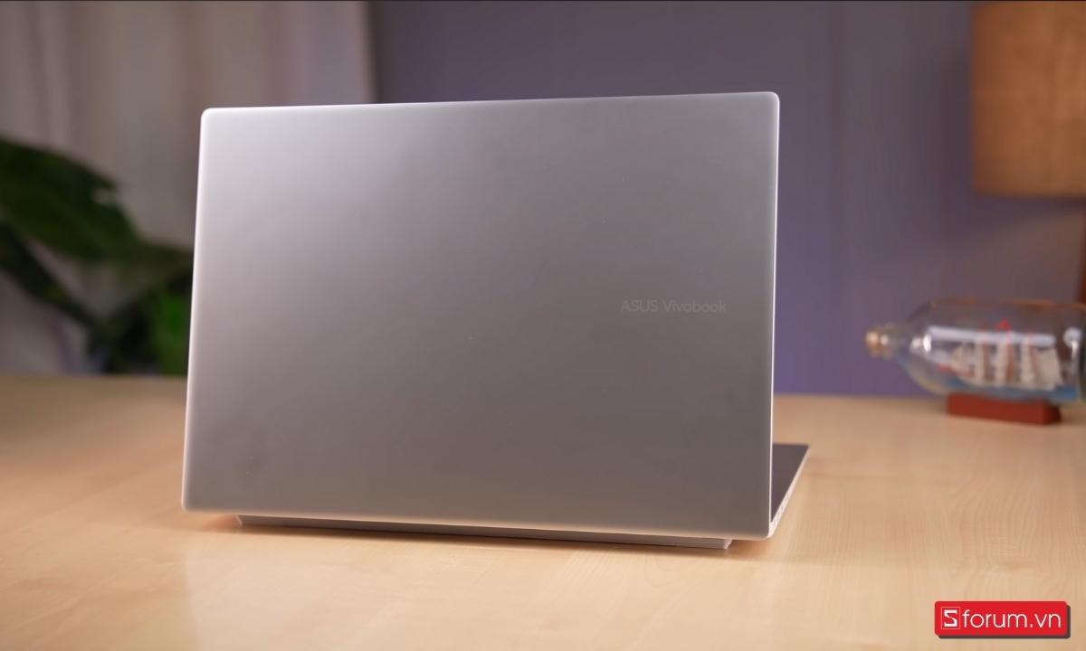 So sánh chi tiết IdeaPad Slim 3 và Vivobook 16: Về thiết kế và chất liệu