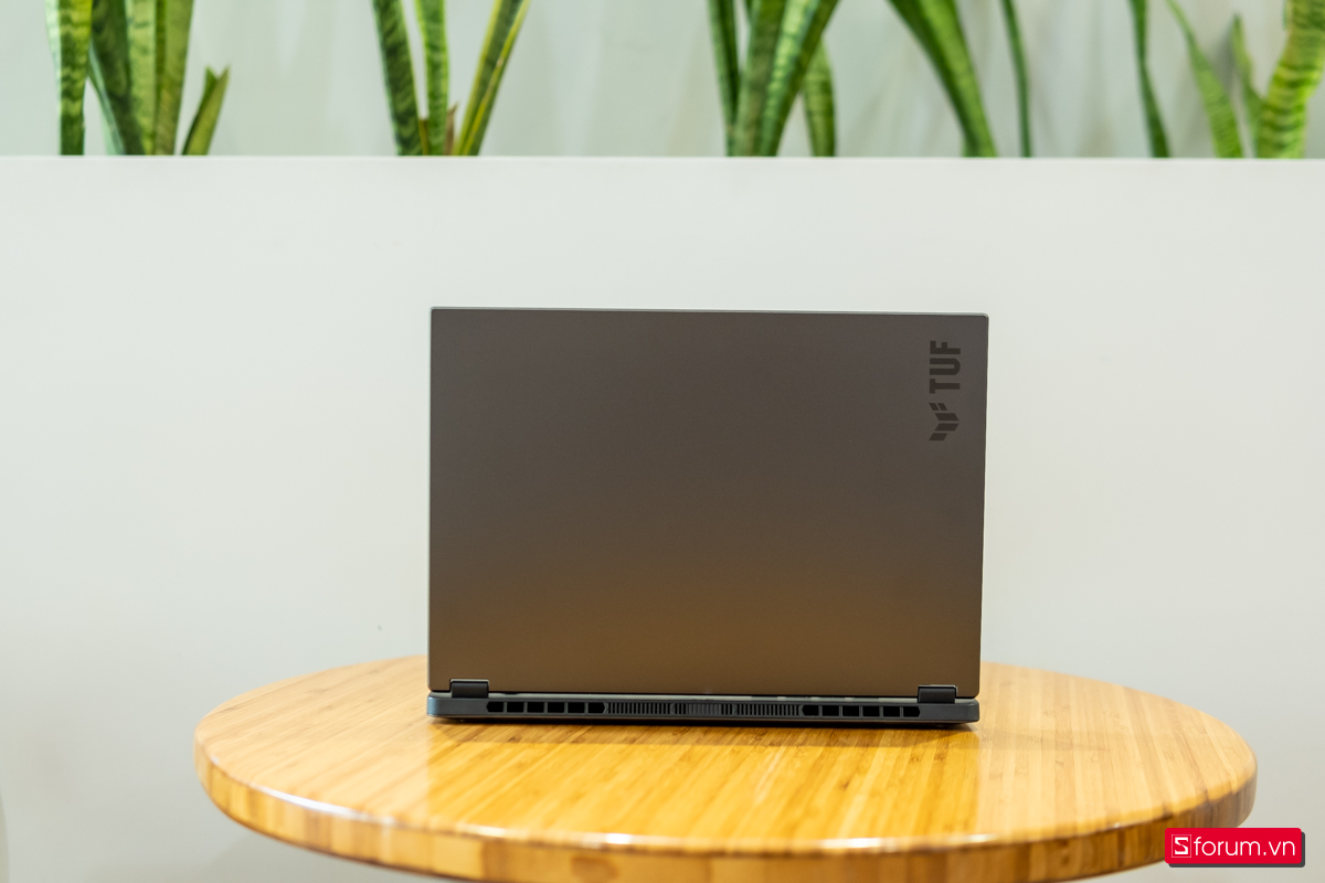 So sánh ASUS TUF A14 2025 và 2024: Cuộc đối đầu giữa tham vọng và tối ưu