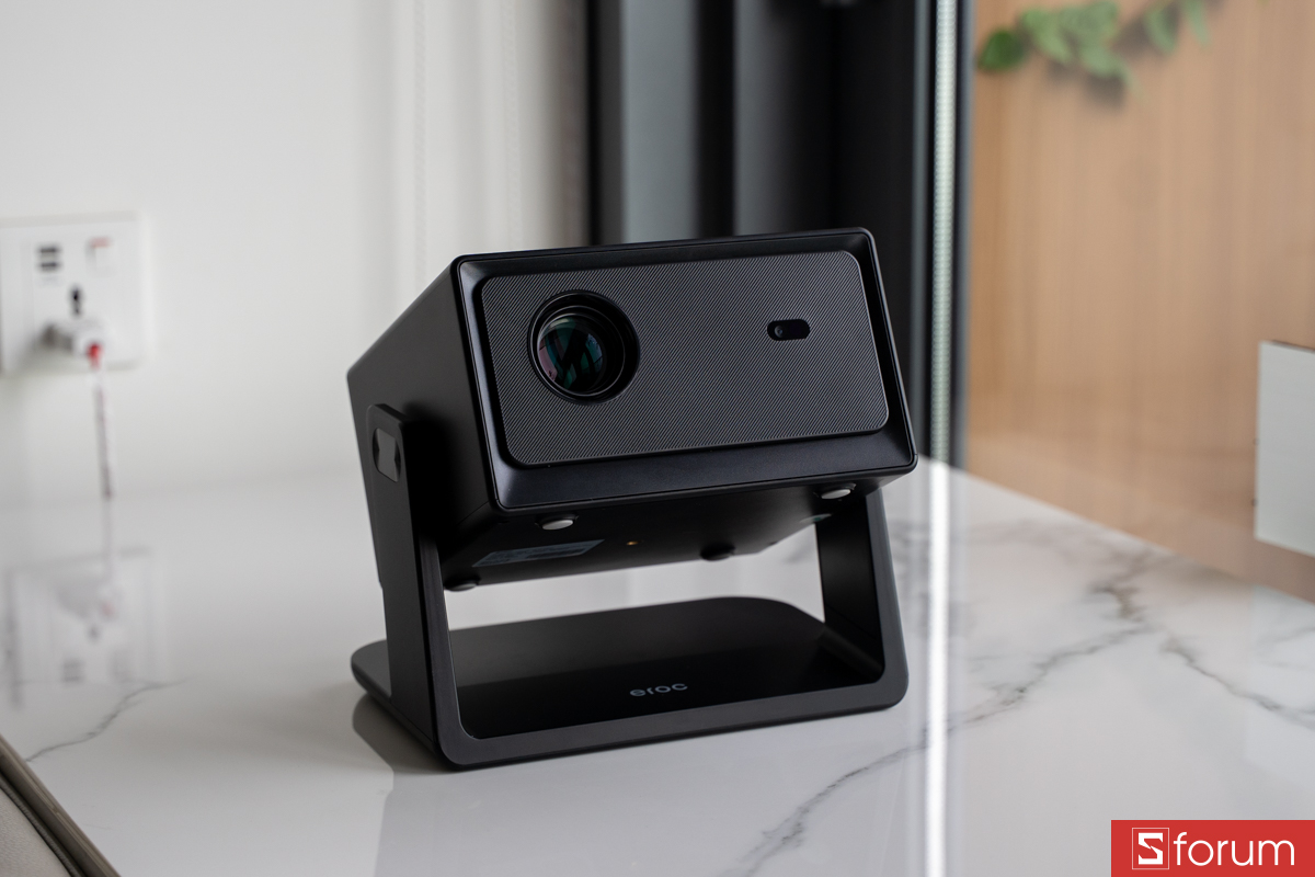 Trên tay Eroc Flip Plus: Trải nghiệm sử dụng