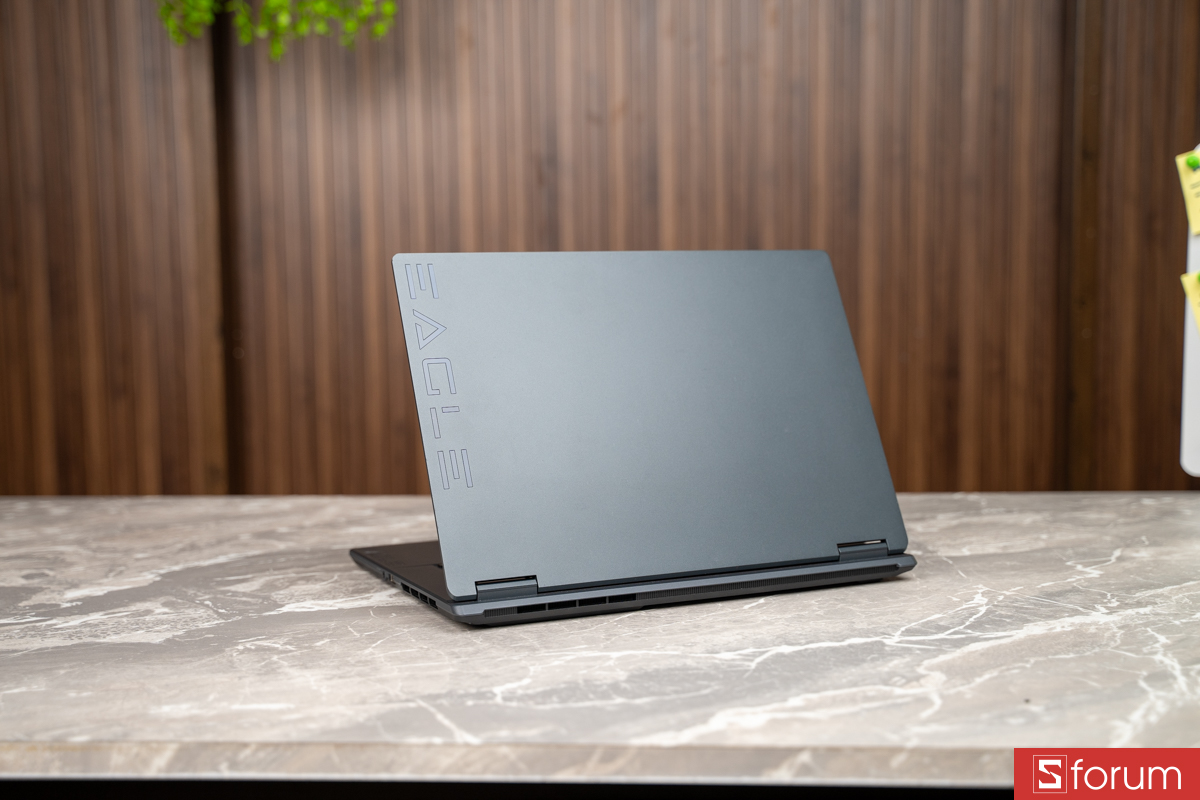 Trên tay GIGABYTE EAGLE GL6J