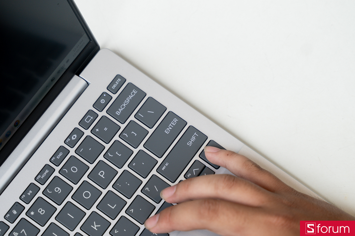 Trên tay HP OmniBook 7 Aero 13: Bàn phím của máy