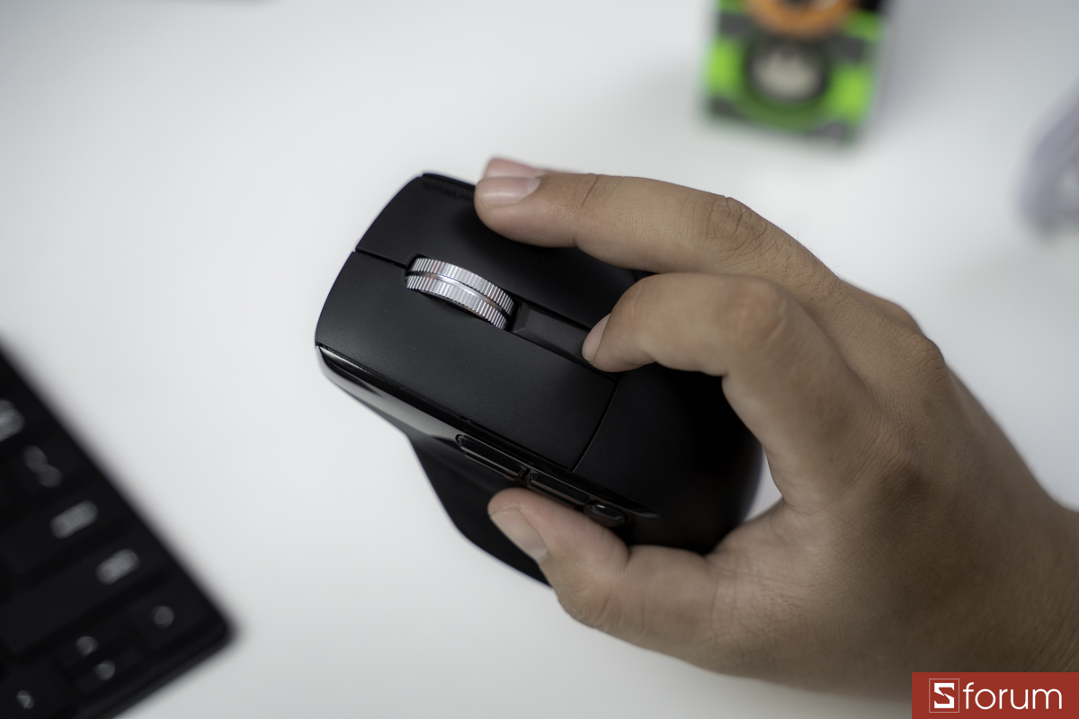 Trên tay HyperWork Macro: Thiết kế mặt trên