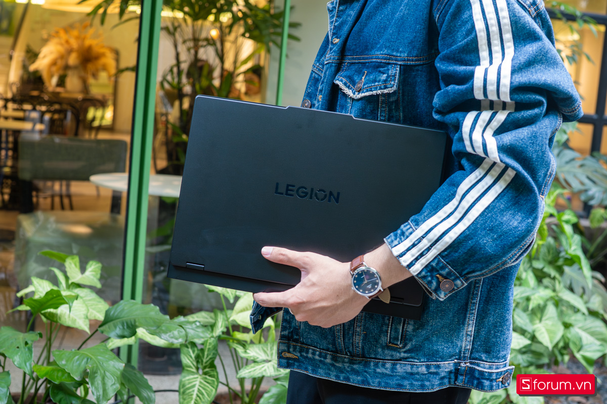 So sánh Legion Pro 5 2025 và Legion 5 2025: Đừng vội nghĩ chỉ đổi tên, khác biệt hiệu năng mới là điểm đáng bàn!