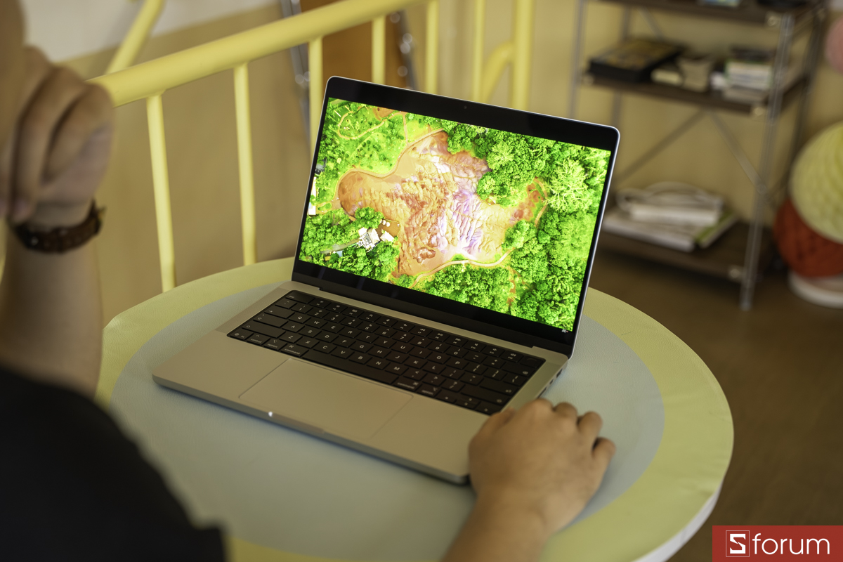 Màn hình Liquid Retina XDR 1000 nits siêu sáng