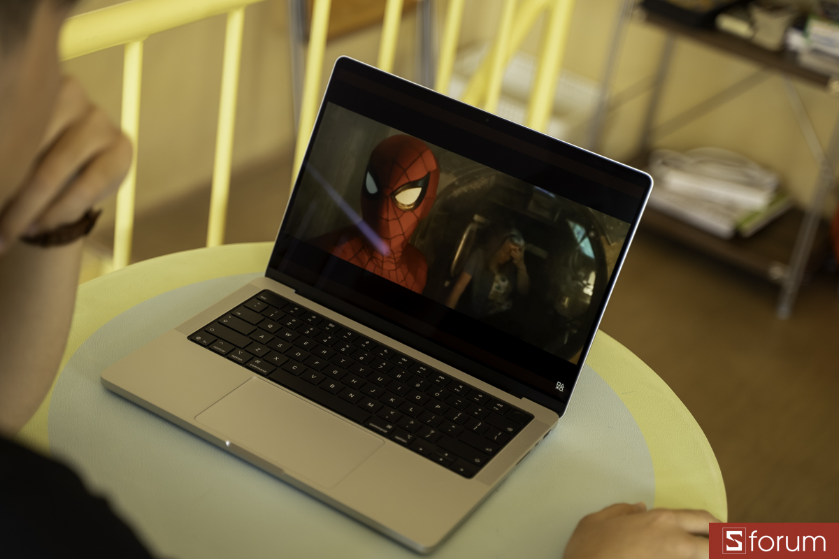 Pin 22 tiếng, tự tin làm việc suốt ngày dài