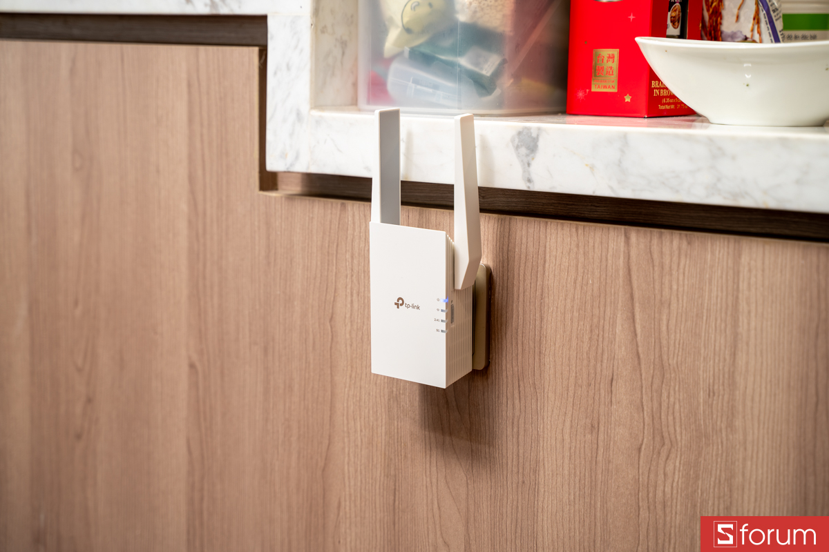 Trên tay TP-Link RE705X AX3000, thiết kế quen thuộc, gọn gàng và dễ lắp đặt