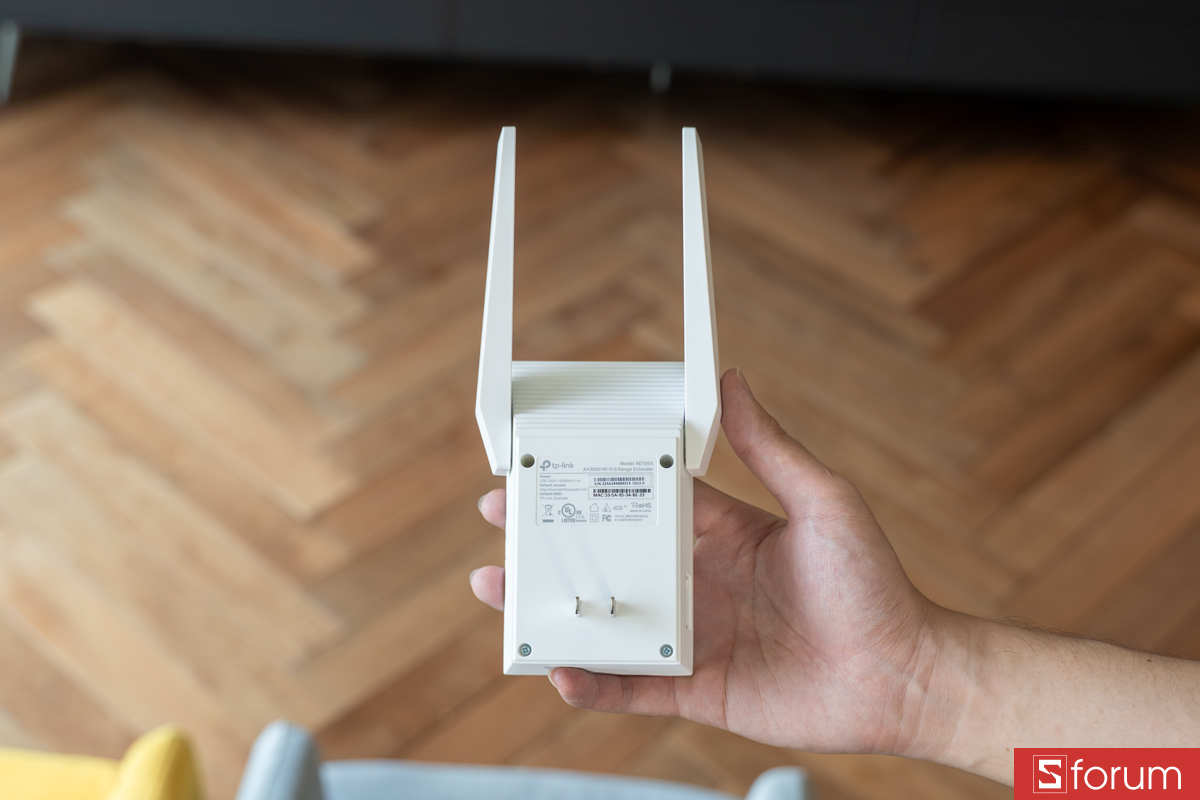 Trên tay TP-Link RE705X AX3000, thiết kế quen thuộc, gọn gàng và dễ lắp đặt