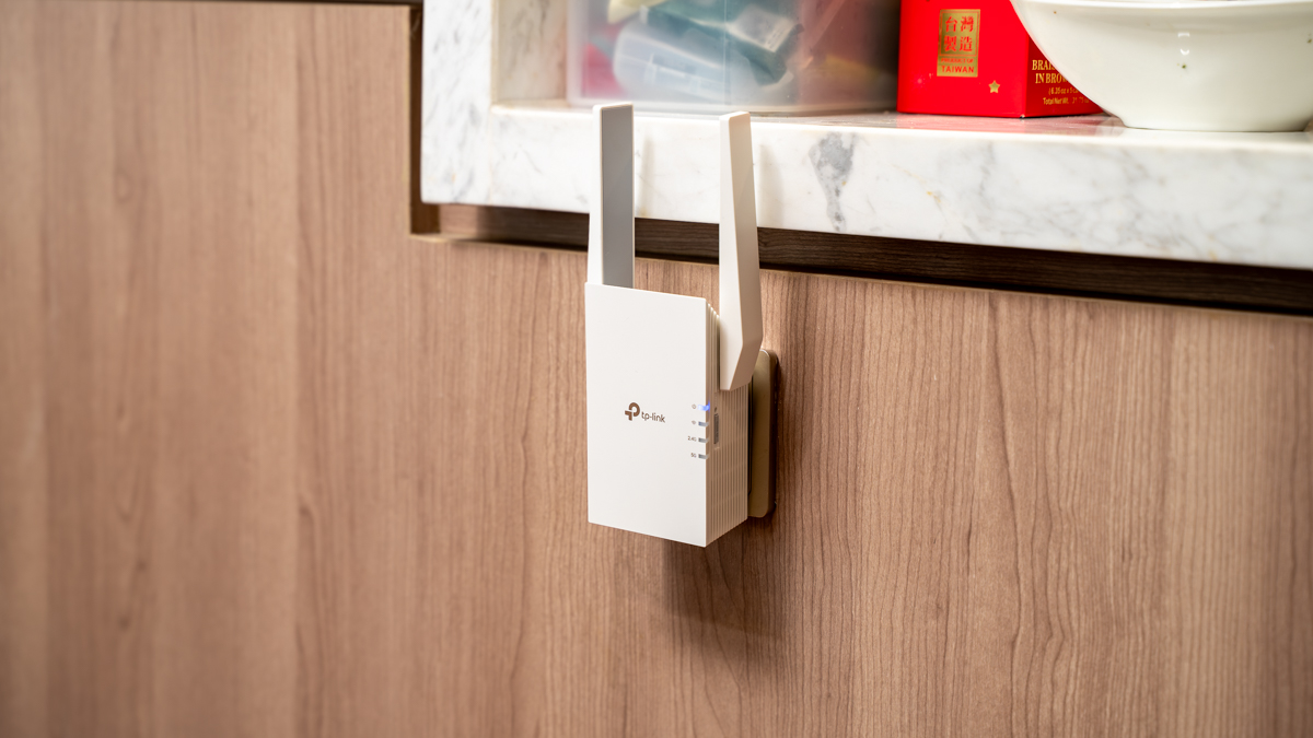 Trên tay TP-Link RE705X AX3000: Cứu cánh cho nhà nhiều tầng, phủ kín Wi-Fi 6 mọi góc, giá 1.2 triệu Trên tay TP-Link RE705X AX3000: Cứu cánh cho nhà nhiều tầng, phủ kín Wi-Fi 6 mọi góc, giá 1.2 triệu