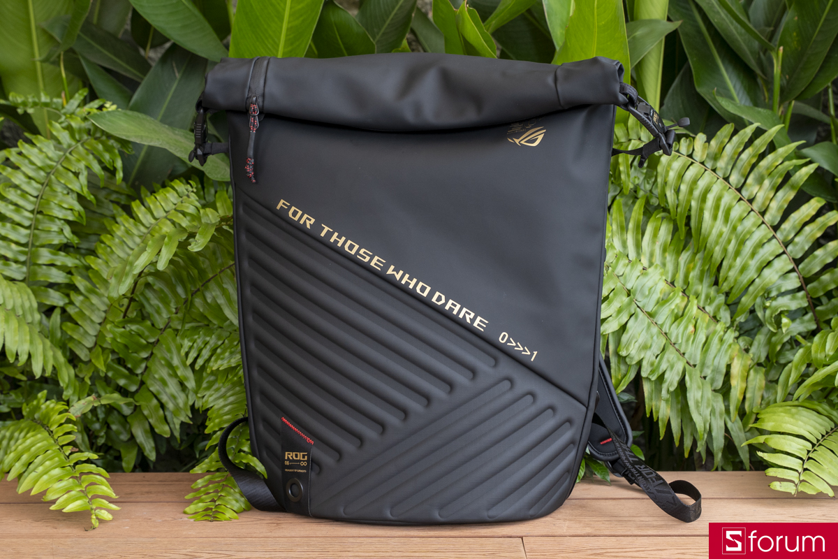 Mặt trước ASUS ROG SLASH Backpack Edition 20