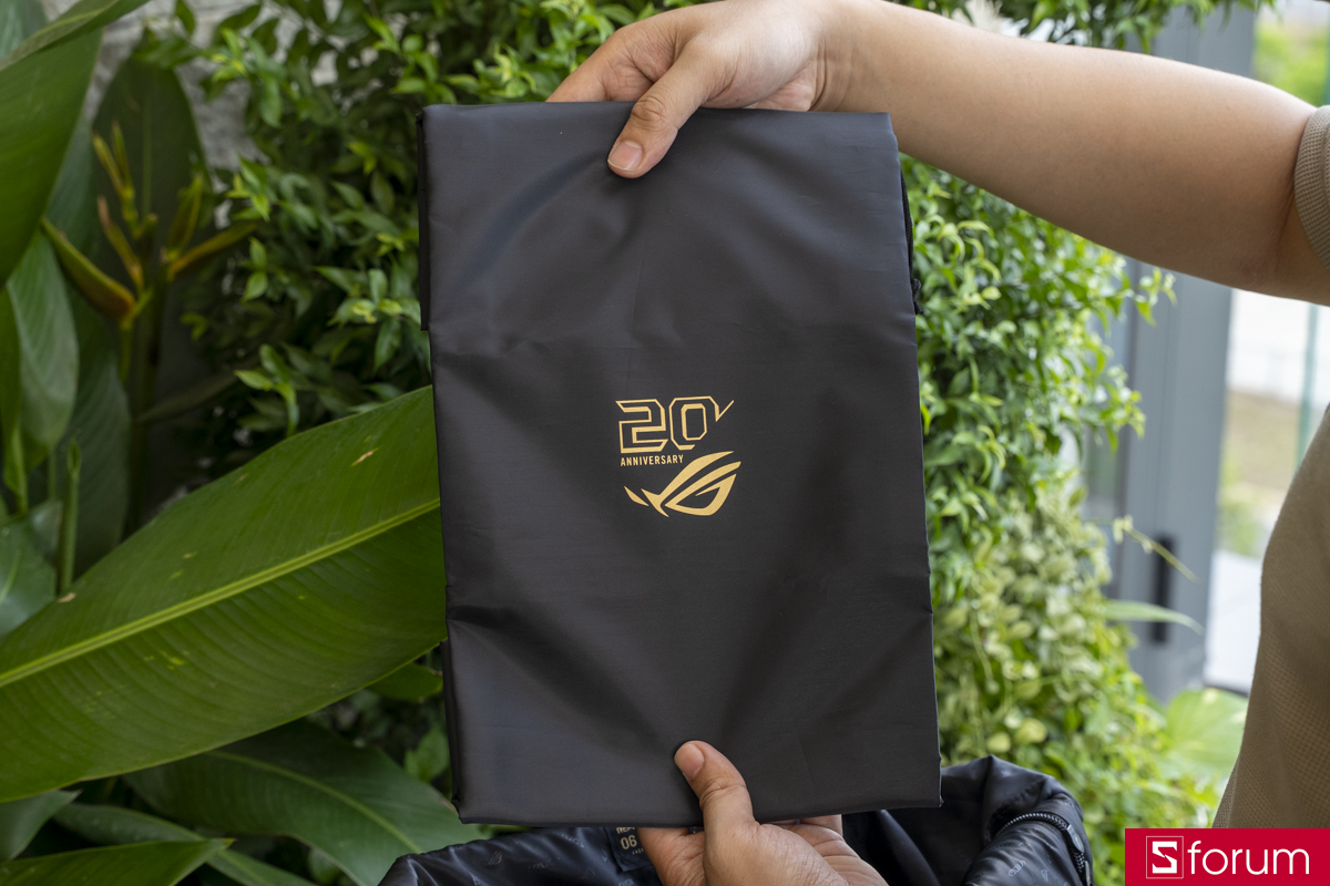 Phụ kiện đi kèm ASUS ROG SLASH Backpack Edition 20
