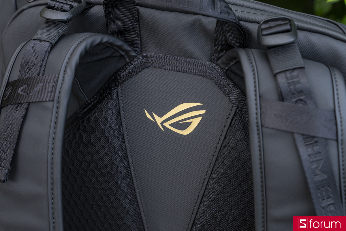 Mặt lưng ASUS ROG SLASH Backpack Edition 20