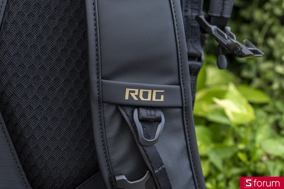 Mặt lưng ASUS ROG SLASH Backpack Edition 20