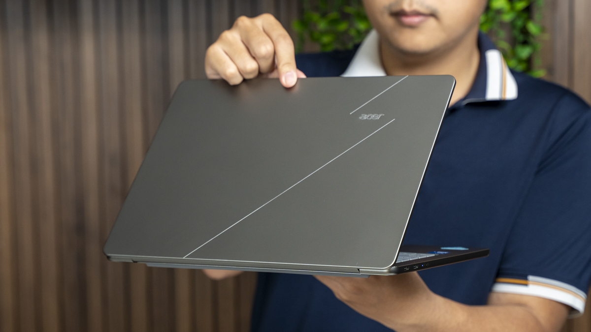 Trên tay Acer Swift Air 14: Siêu mỏng nhẹ 1.19kg, cấu hình ngon đáng mua nhất cho sinh viên và dân văn phòng, giá 24.9 triệu