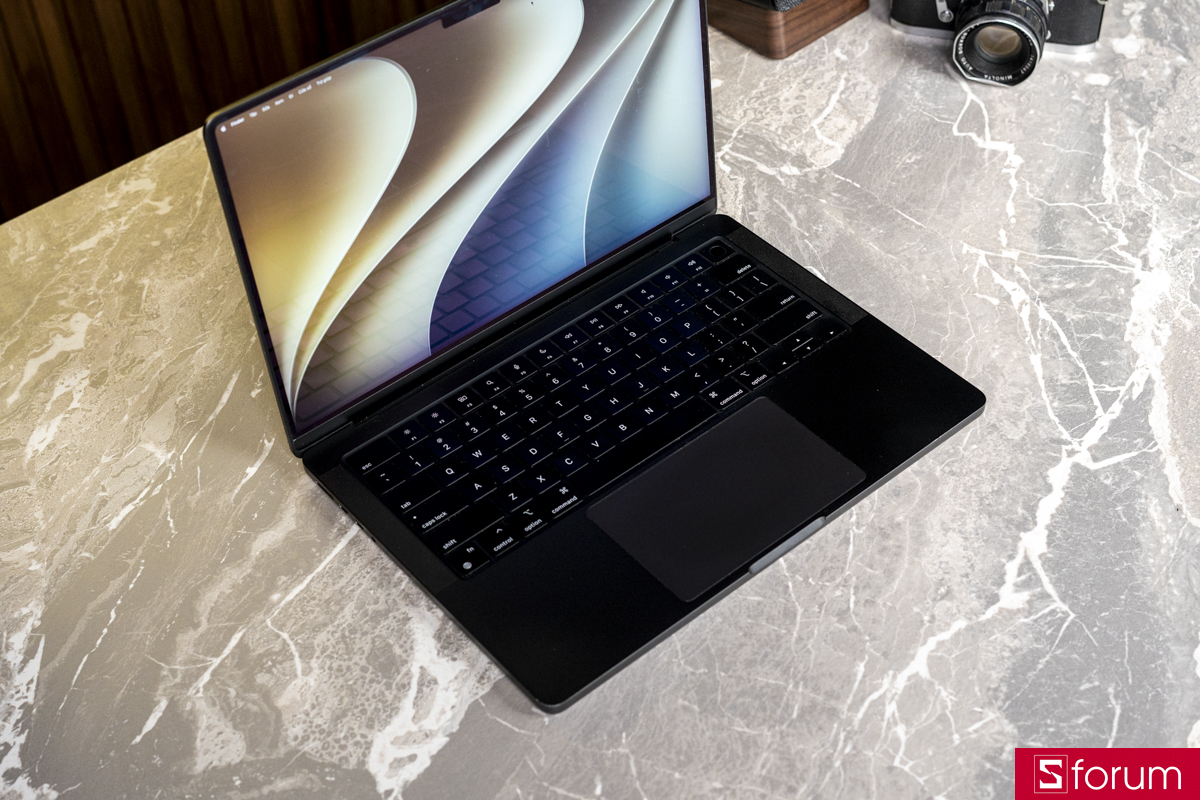 Đã lâu rồi mình chưa thể đặt một chiếc bàn phím cơ lên chiếc MacBook vì lo ngại tình trạng nóng máy