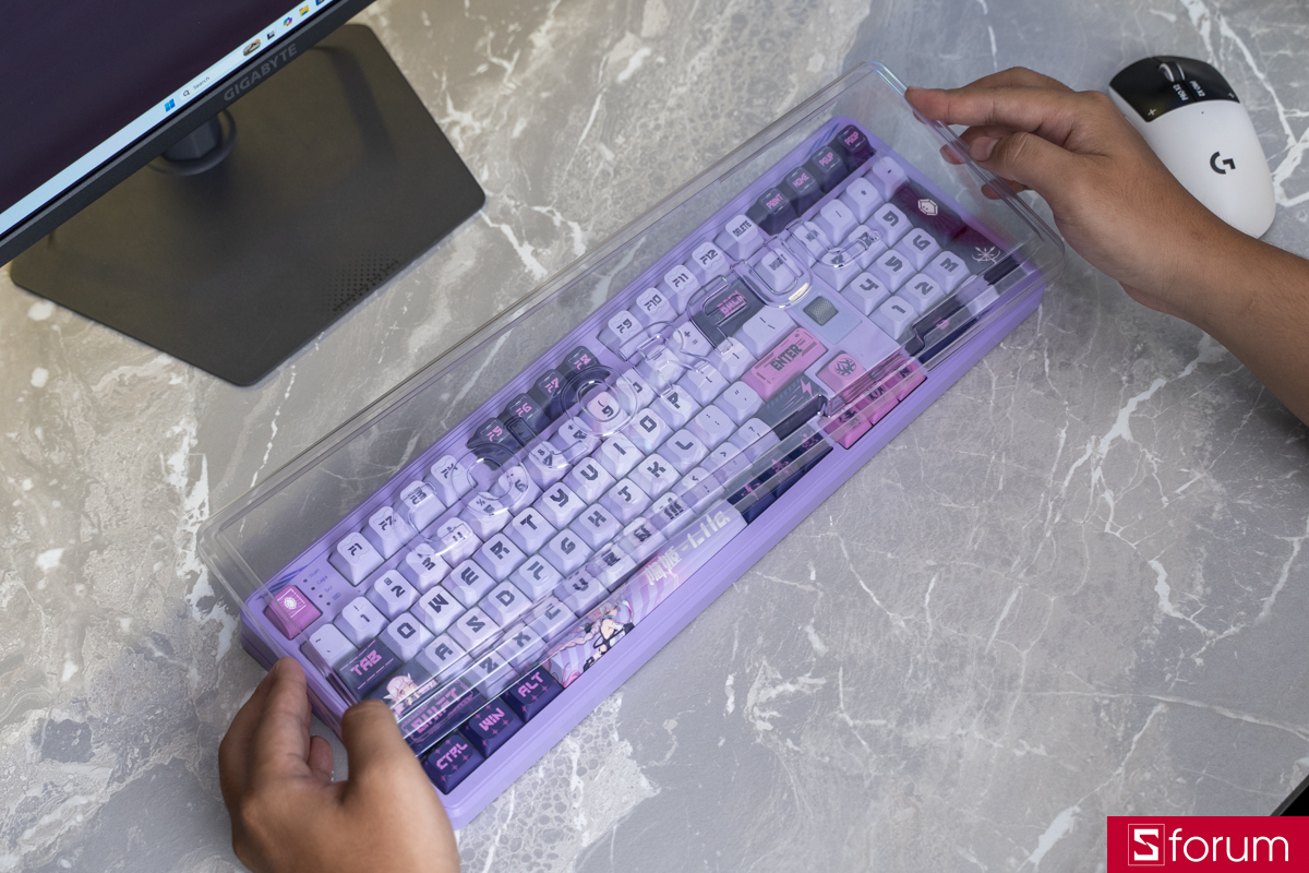 Các phụ kiện trong hộp của COLORFUL MECH QY98 Pro Purple