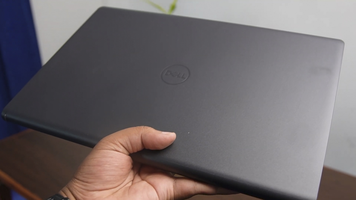 Dell 15 DC15250. Nguồn: YouTube Mobilemandu