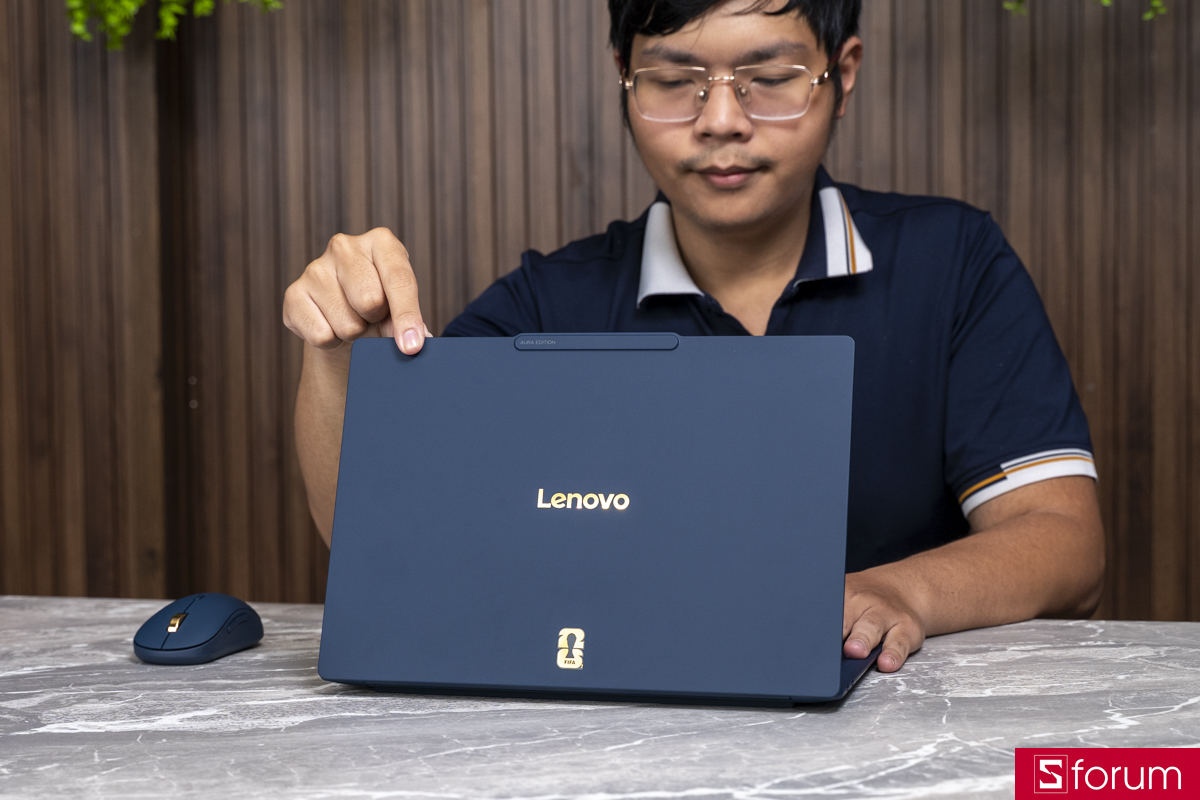 Trải nghiệm Lenovo Yoga Slim Ultra 7 14IPH11 FIFA World Cup 26 Edition
