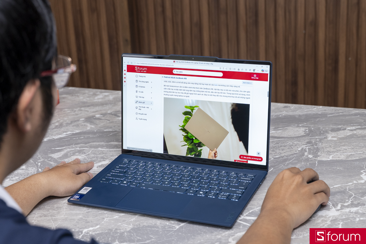 Trải nghiệm Lenovo Yoga Slim Ultra 7 14IPH11 FIFA World Cup 26 Edition