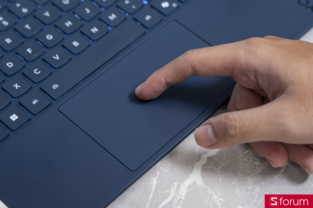 Trải nghiệm Lenovo Yoga Slim Ultra 7 14IPH11 FIFA World Cup 26 Edition
