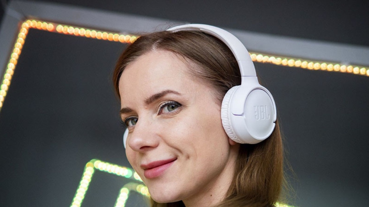 Top quà 8/3 cho bạn thân, chị em gái được lòng nhất: tai nghe bluetooth