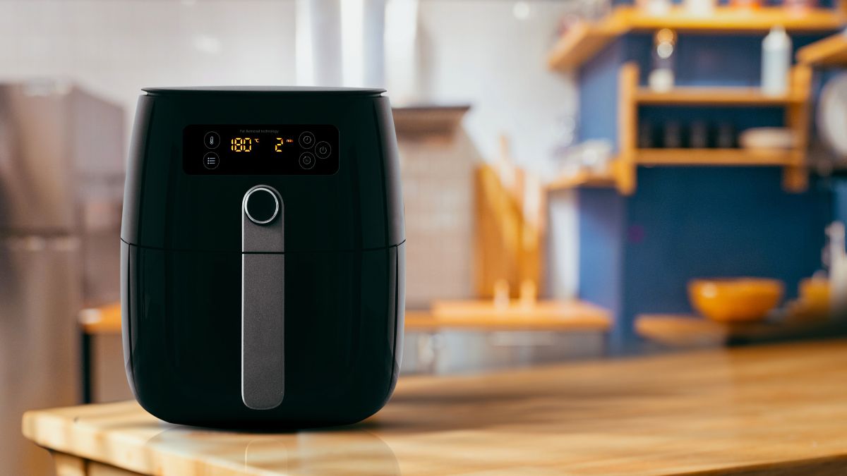 Gợi ý top quà 8/3 cho mẹ chồng khéo léo, ghi điểm nhất nồi chiên không dầu