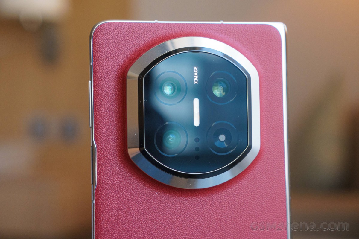 Cận cảnh Huawei Mate X7 với hệ thống camera chất lượng