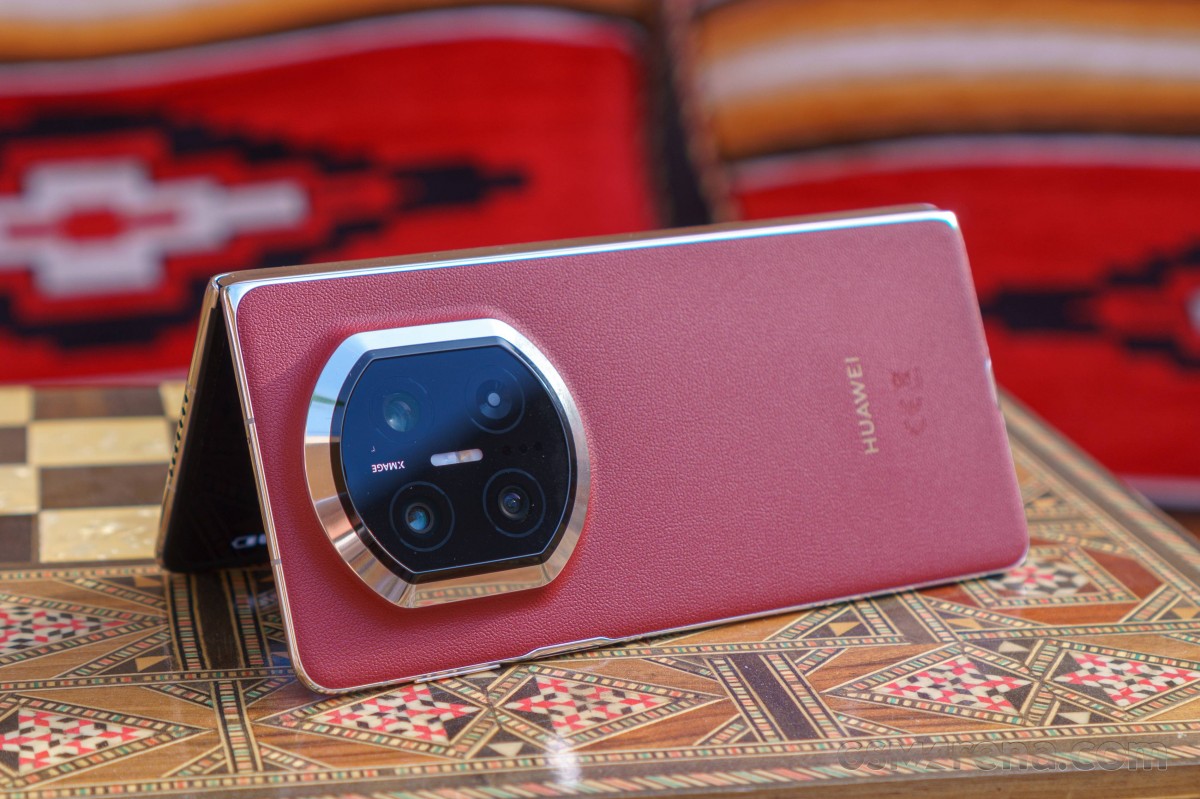 Cận cảnh Huawei Mate X7 về thiết kế