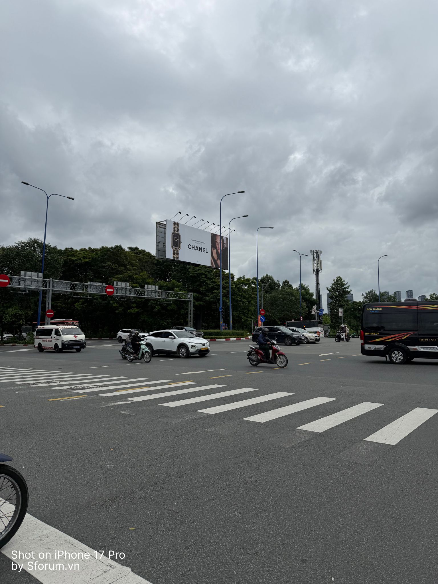Đánh giá iPhone 17 Pro khi chụp ảnh bằng camera chính 48MP 1x