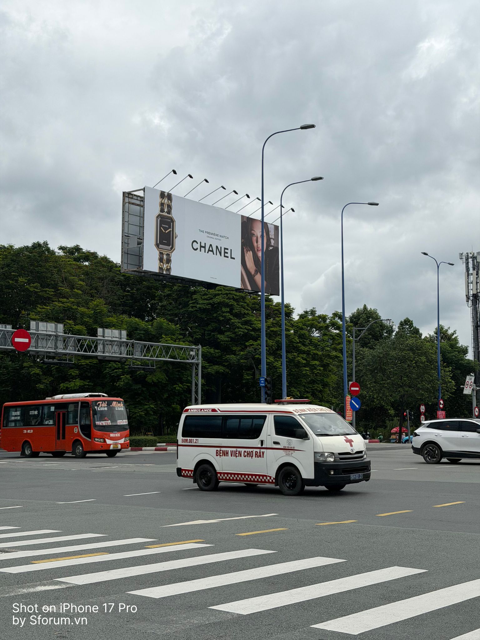 Đánh giá iPhone 17 Pro khi chụp ảnh zoom 2x