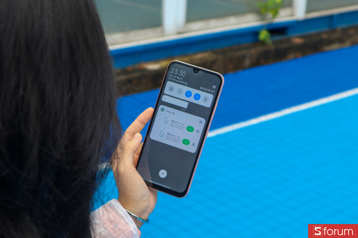 so sánh Xiaomi Redmi 15C vs OPPO A5i về màn hình