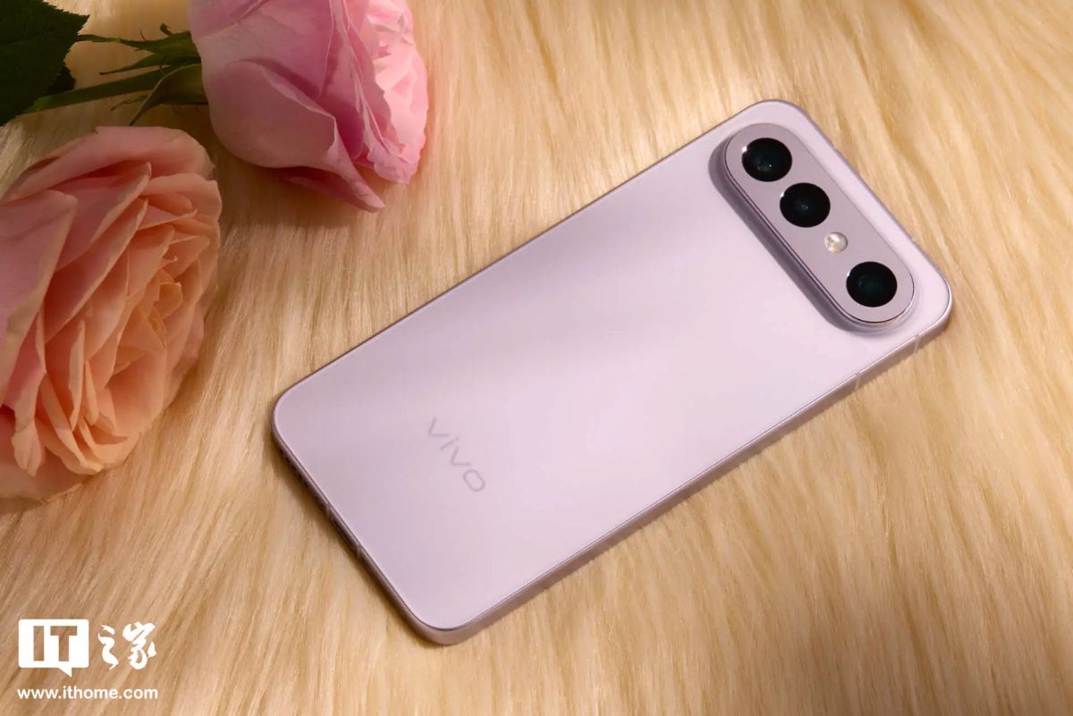 Cận cảnh vivo S50 Pro Mini đạt chuẩn kháng nước IP68/IP69