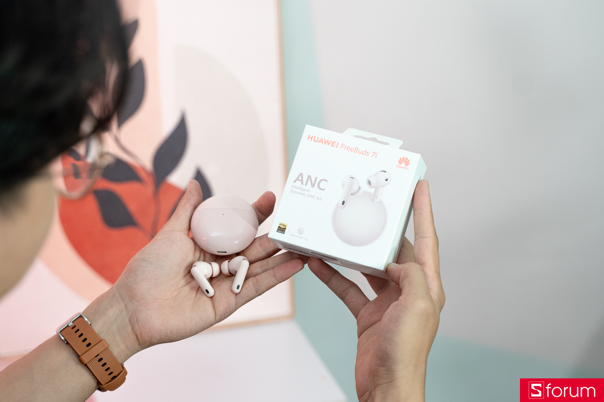 Trên tay Huawei FreeBuds 7i với sự thay đổi về thiết kế