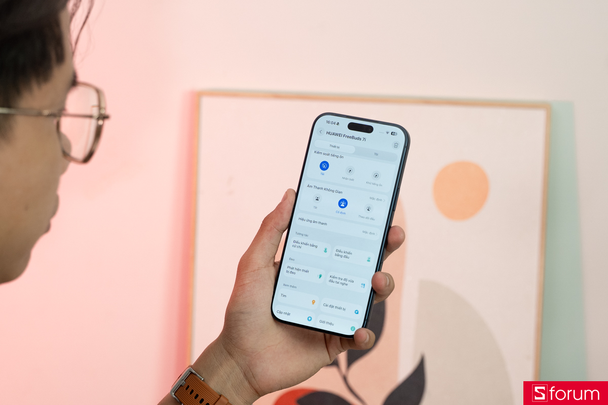 Trên tay Huawei FreeBuds 7i với khả năng kết nối dễ dàng trên điện thoại